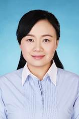 人穿着衬衫
描述已自动生成